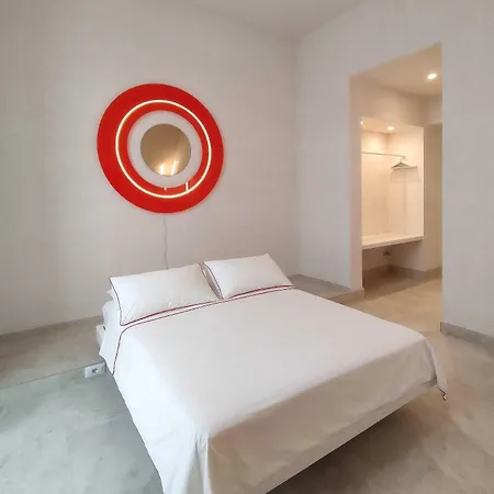 לינה וארוחת בוקר Casa Celeste Aida נאפולי